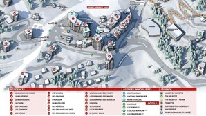 Gedetailleerde kaart van een skigebied met aangegeven locaties voor woningen, hotels en andere voorzieningen.