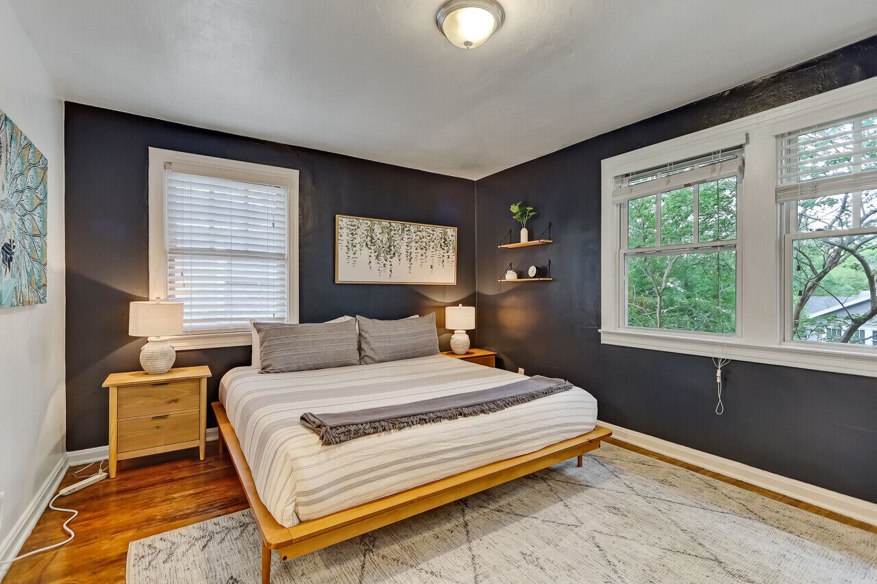 Historic RIVERSIDE Home | Hospitals, River & Park