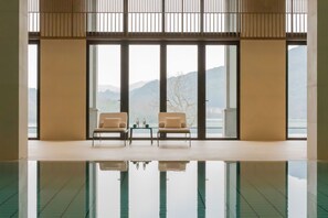 Indoor pool, seasonal outdoor pool, lifeguards on site - Grand Dongshan (Shaoxing)