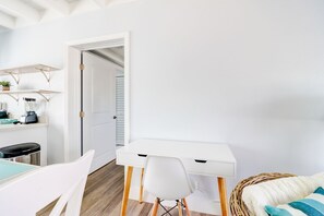 Maison, 2 chambres, patio | Coin séjour