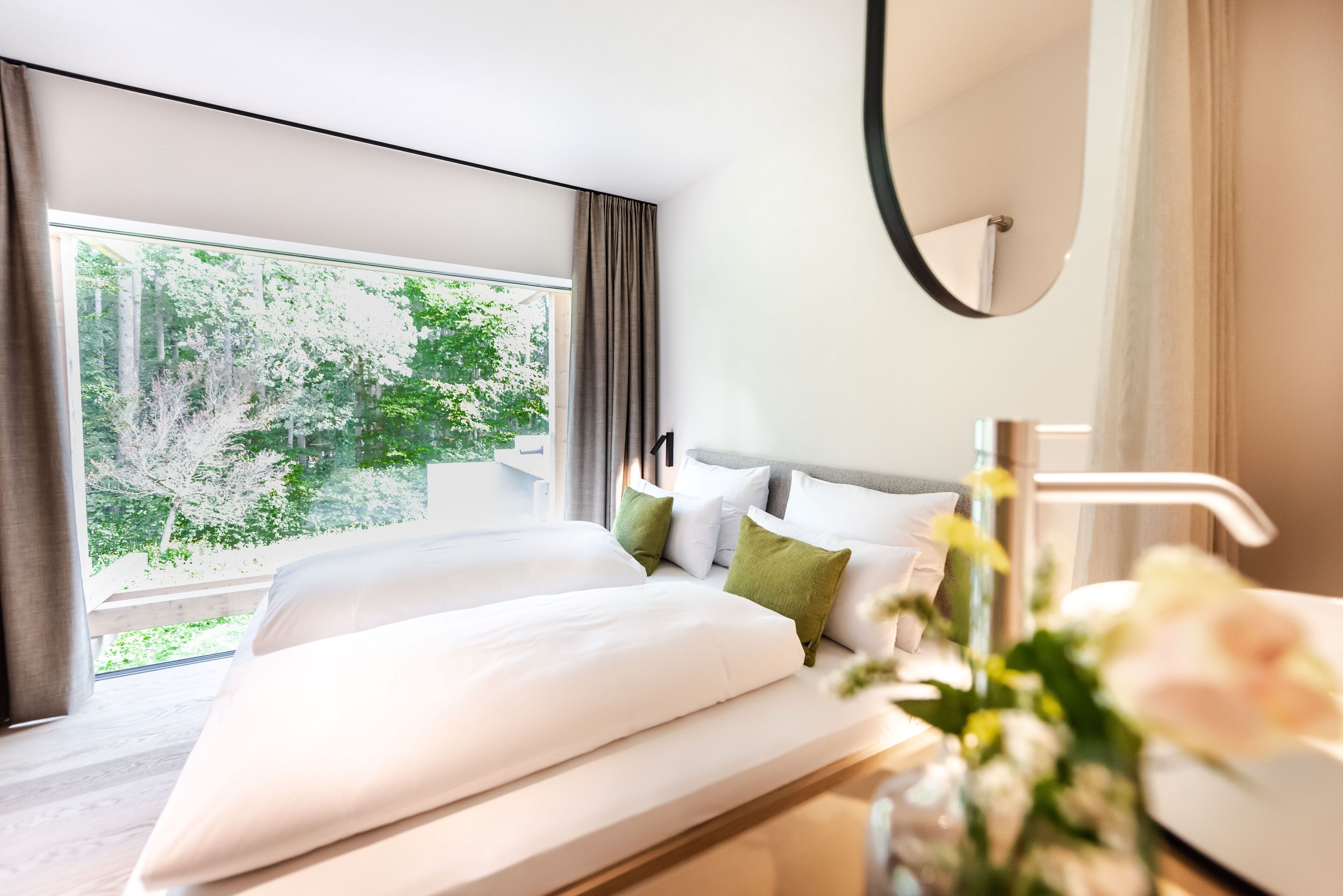 Premium bedding, soundproofing, free WiFi, bed sheets