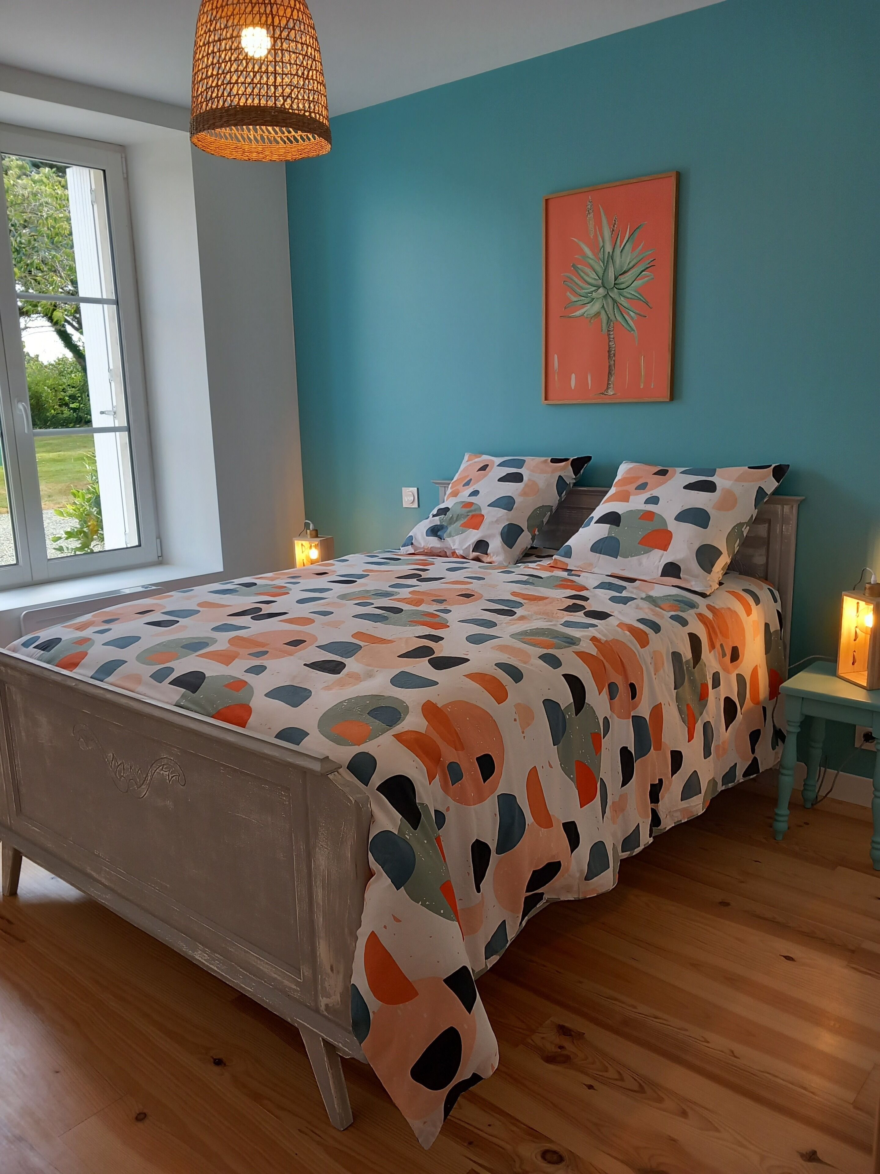 4 slaapkamers, een bureau, een strijkplank/strijkijzer, reisbedje