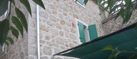 Apartment, 1 Bedroom, Patio, Mountain View | Terrace/patio