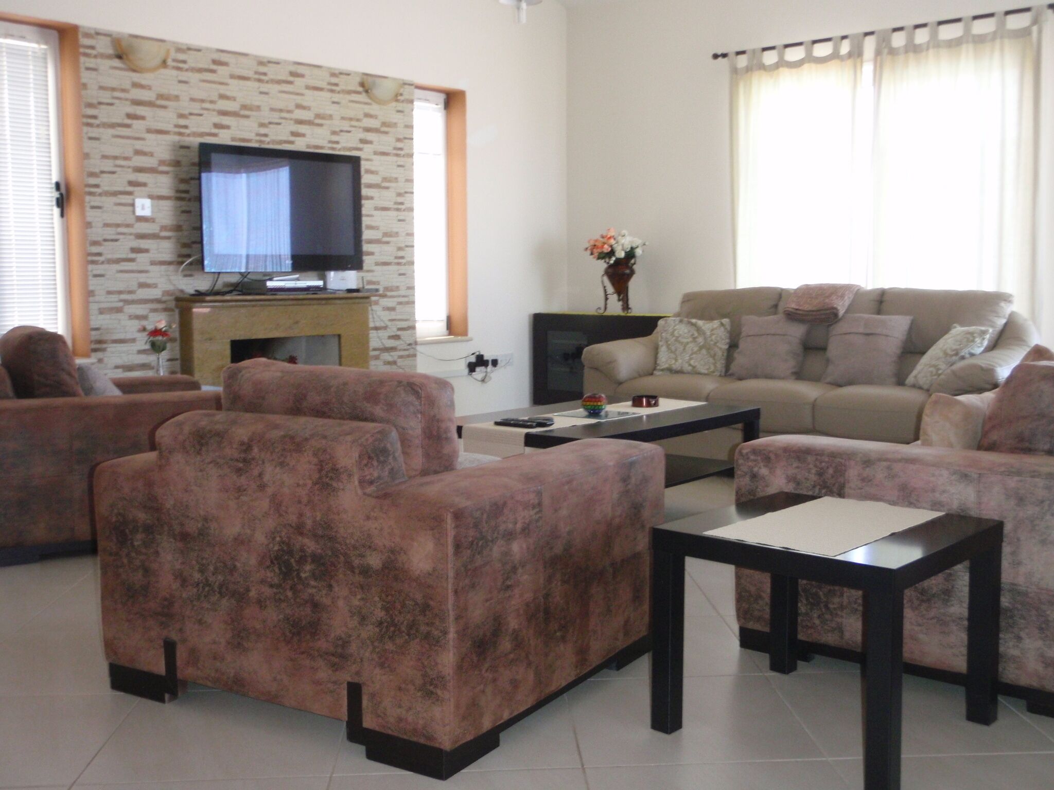 Villa, 3 Bedrooms, Smoking, Private Pool | Living area | Books