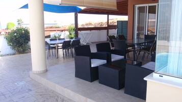 Biệt thự, 3 phòng ngủ, hút thuốc, hồ bơi riêng | Khu ẩm thực ngoài trời