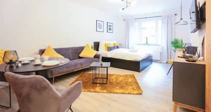 Chic Studio | 1 Min to HBF