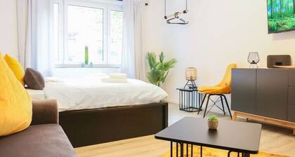 Chic Studio | 1 Min to HBF