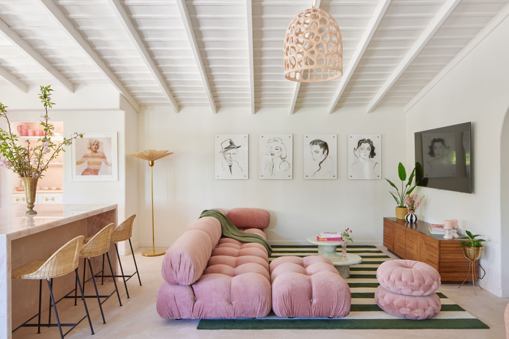 Charming Bungalow with Two Patio Areas and Private Pool