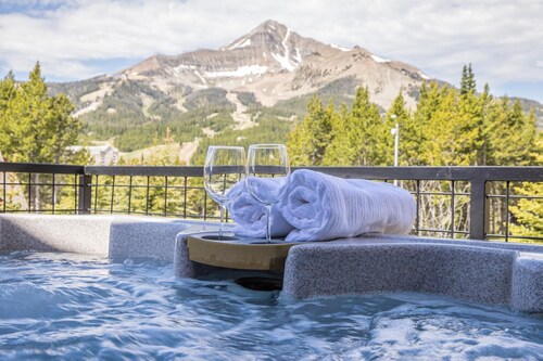 Book for Winter! Updated Condo with Private Hot Tub and Mountain Views!