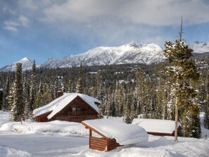 Exterior - Ski-in, Ski-out 4 Bedroom Cabin with Private Hot Tub (Big Sky)
