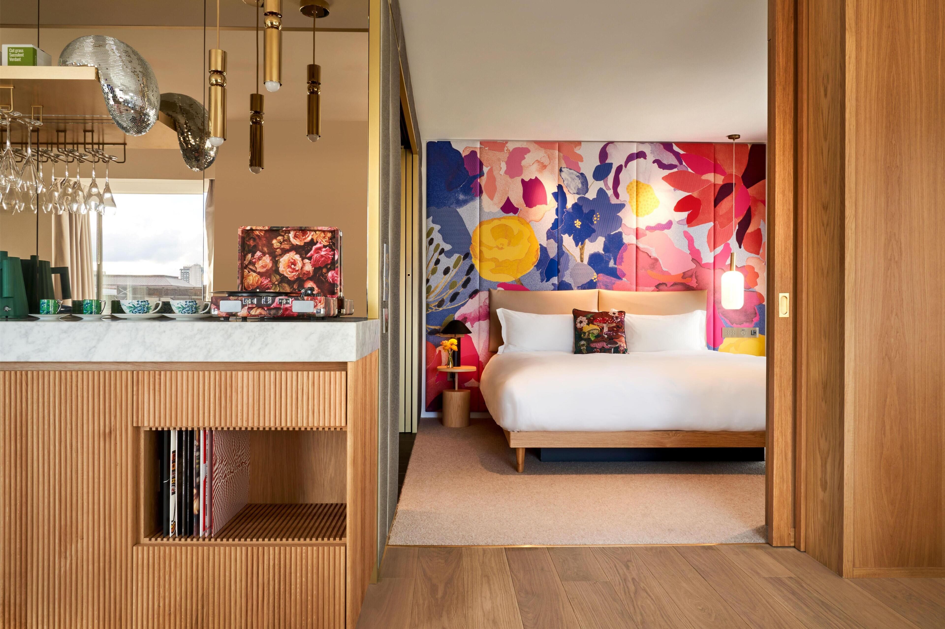 Suite, 1 King Bed (Soho) | Premium bedding, free minibar items, in-room safe