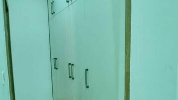 1 kamar tidur, meja kerja, dan Wi-Fi gratis