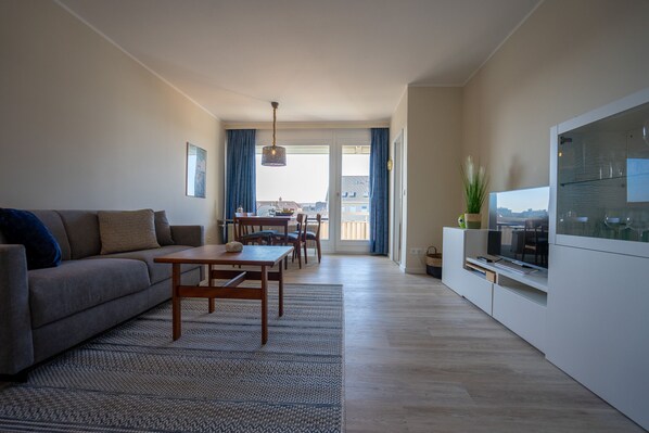 Fernseher, Stereoanlage