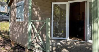 Chalet à 5 minutes du lac, piscine, idéal pour les familles!