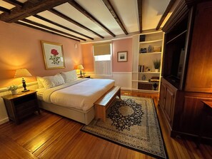 5 Schlafzimmer, Schreibtisch, Bügeleisen/Bügelbrett, kostenloses WLAN