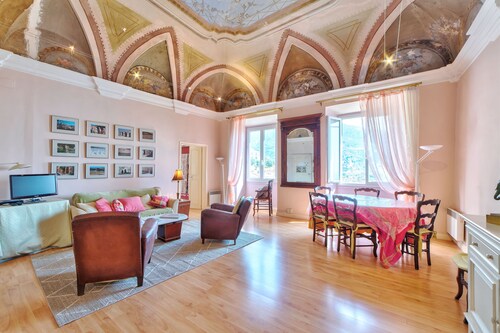 Appartement ancien et voûté dans le vieux Menton