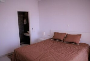 2 chambres, bureau, fer et planche à repasser, Wi-Fi gratuit