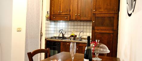 雪櫃、焗爐、爐具、洗碗機