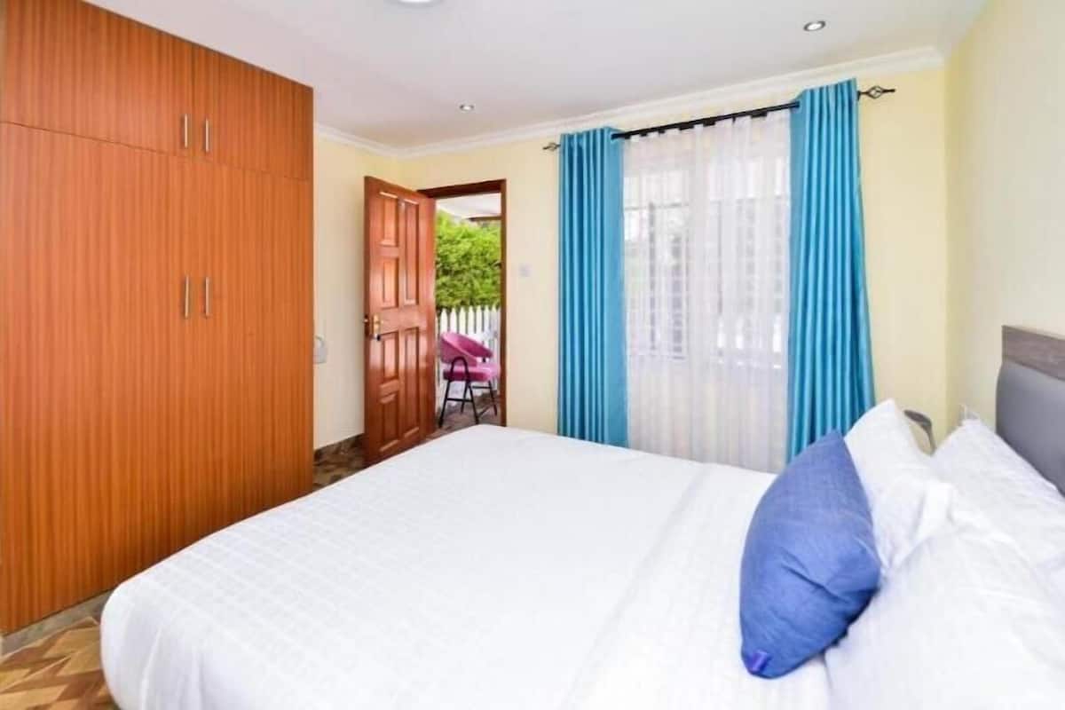 Blackout curtains, free WiFi, individually decorated