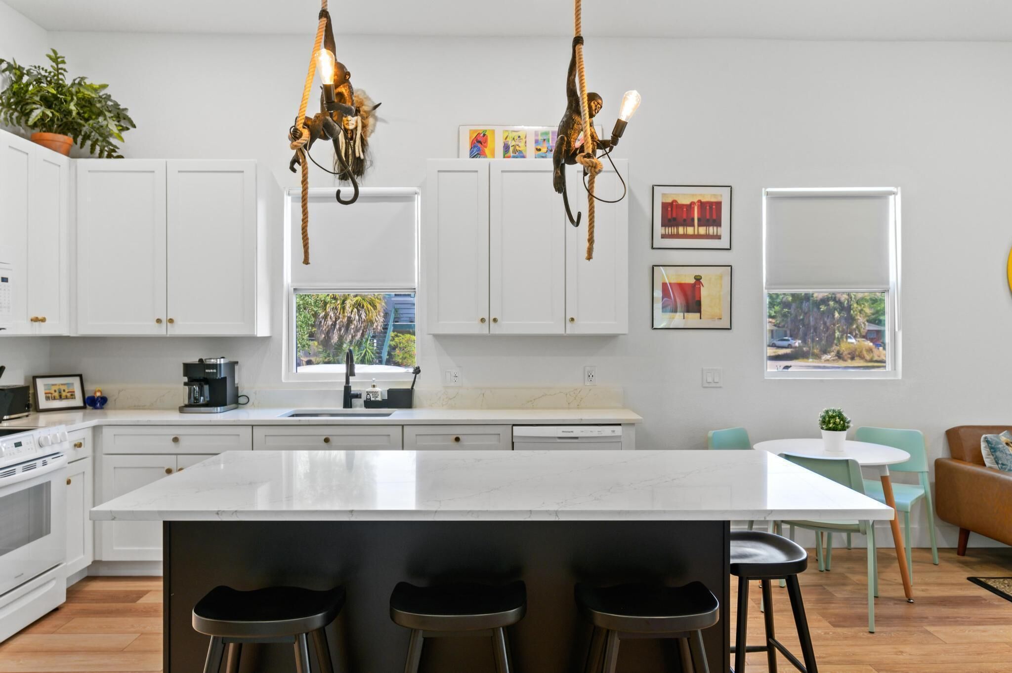 This house is a 2 bedroom(s), 2 bathrooms, located in Tampa, FL.