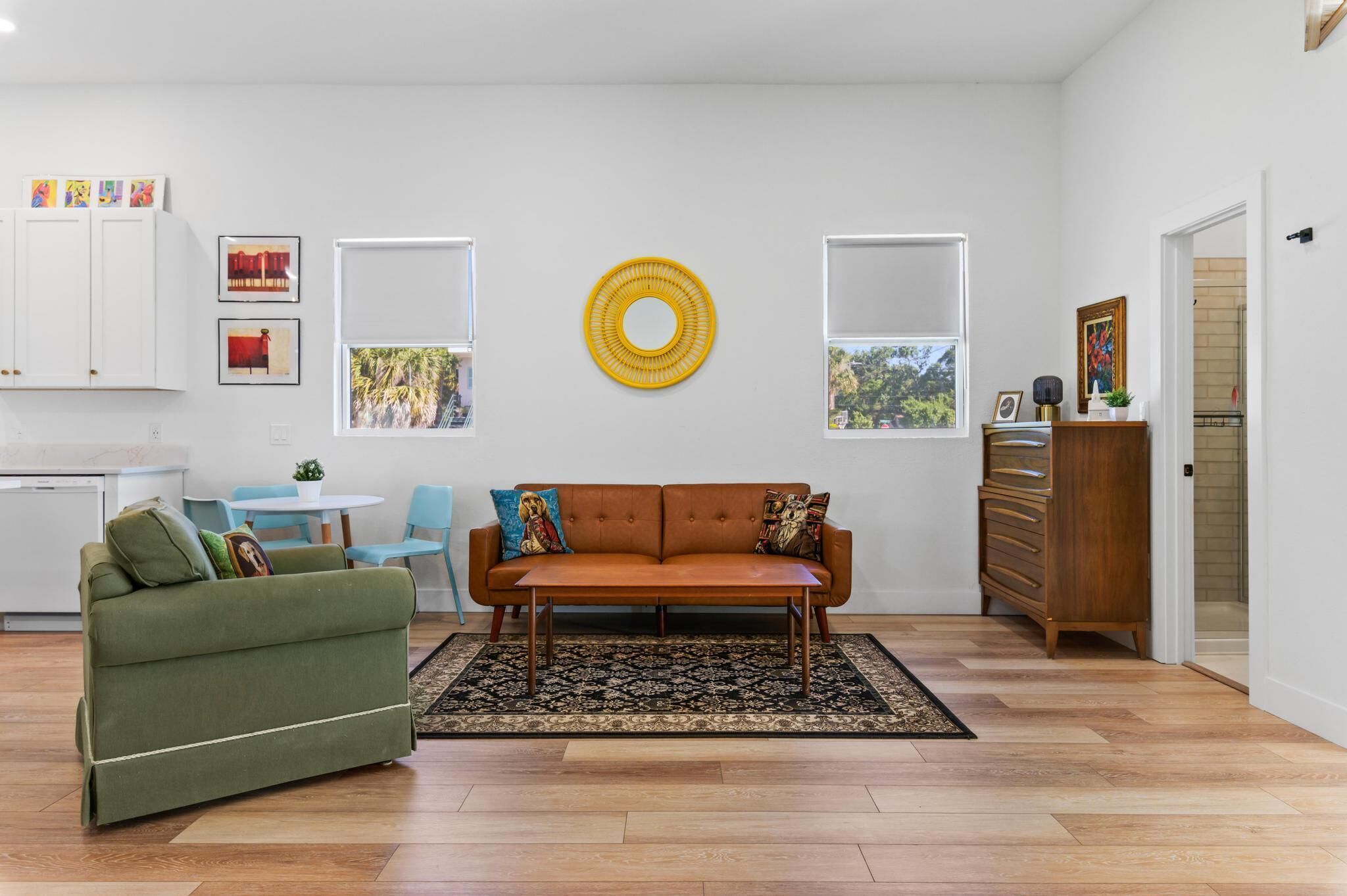 This house is a 2 bedroom(s), 2 bathrooms, located in Tampa, FL.