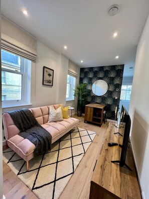 Living area - Lower Borough Walls in Bath's Iconic Centre (Bath)
