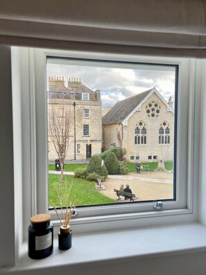 Interior - Lower Borough Walls in Bath's Iconic Centre (Bath)