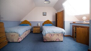 Rumah, 3 kamar tidur, teras