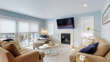 Smart TV, fireplace, offices, computer monitors