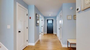 Interior - On Par for the Beach (Old Orchard Beach)