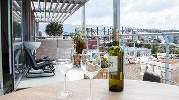 Deluxe Apartment | Balcony