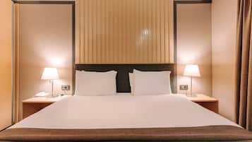 King Suit | Hochwertige Bettwaren, Daunenbettdecken, Minibar, Zimmersafe