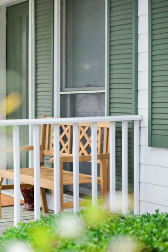 Serene 1BR Cottage | Relaxing Retreat