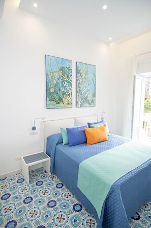 2 bedrooms, iron/ironing board, Internet, bed sheets - SORRENTO MARINA GRANDE APPARTAMENTO 2/6 PERSONE FRONTE MARE (Sorrento)