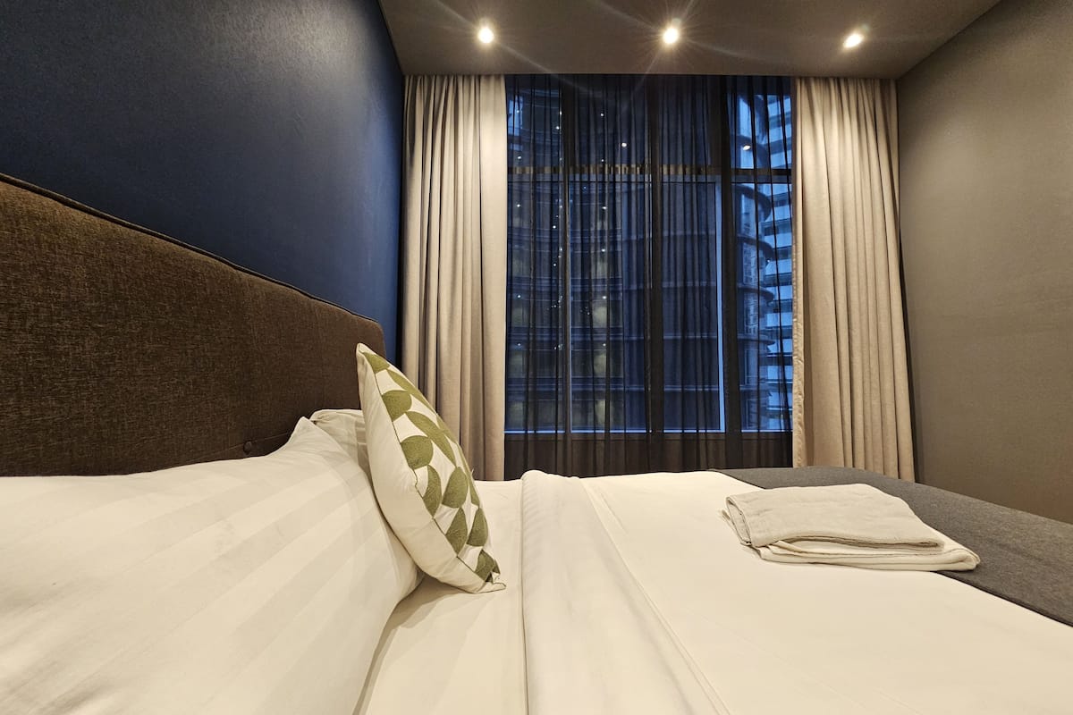 Wi-Fi gratuit, décoration personnalisée, draps fournis