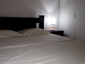 Dormitorio compartido, 1 habitación, fumadores, balcón | 1 dormitorio