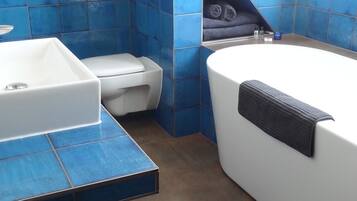 Classic Suite, Private Bathroom | Bathroom
