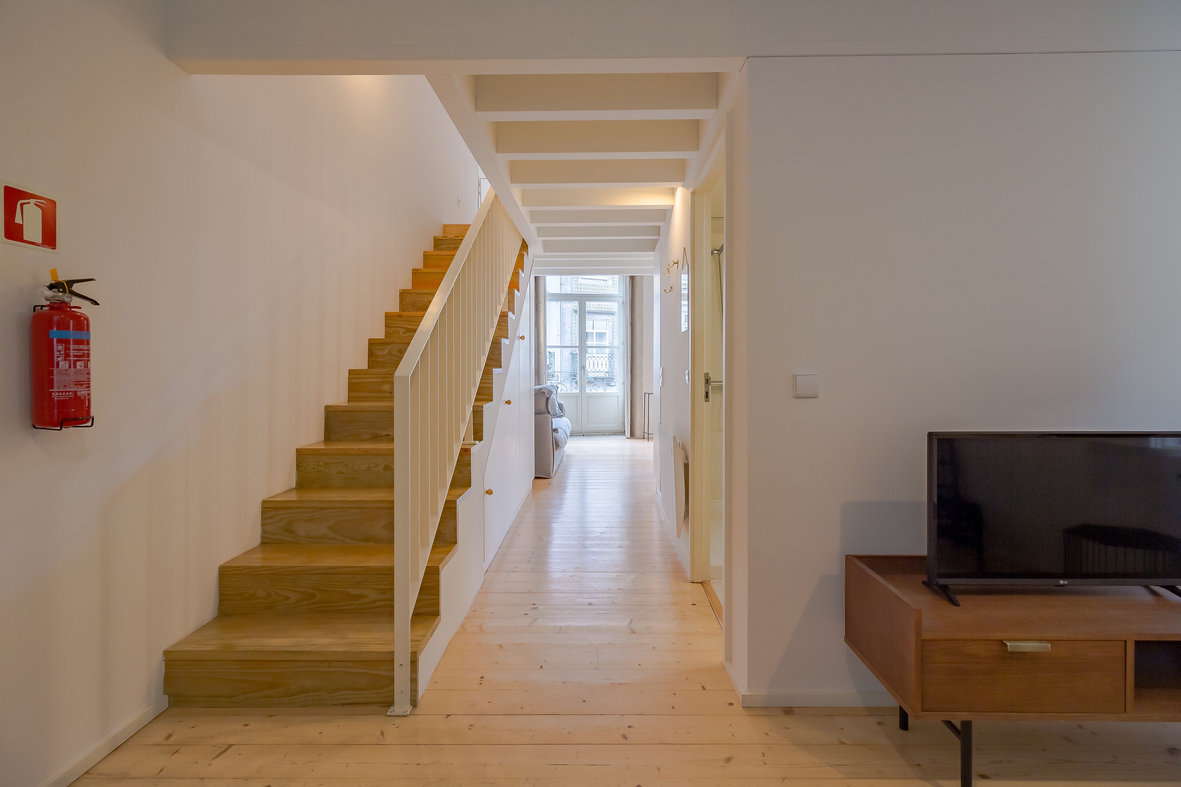 Porto Vitoria 5 | Living area | Flat-screen TV, printers