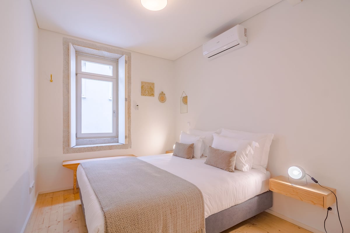 Porto Vitoria 12 | 1 bedroom, soundproofing, iron/ironing board, free cots/infant beds