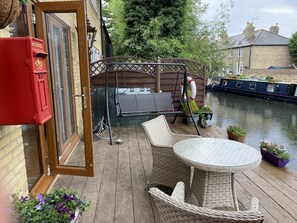 Apartment | Outdoor dining