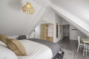 2 habitaciones, tabla de planchar con plancha, wifi y ropa de cama