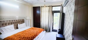 Deluxe Double Room - Roomshala 047 Hotel Jagannath (New Delhi)