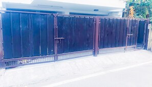 Exterior - Roomshala 047 Hotel Jagannath (New Delhi)