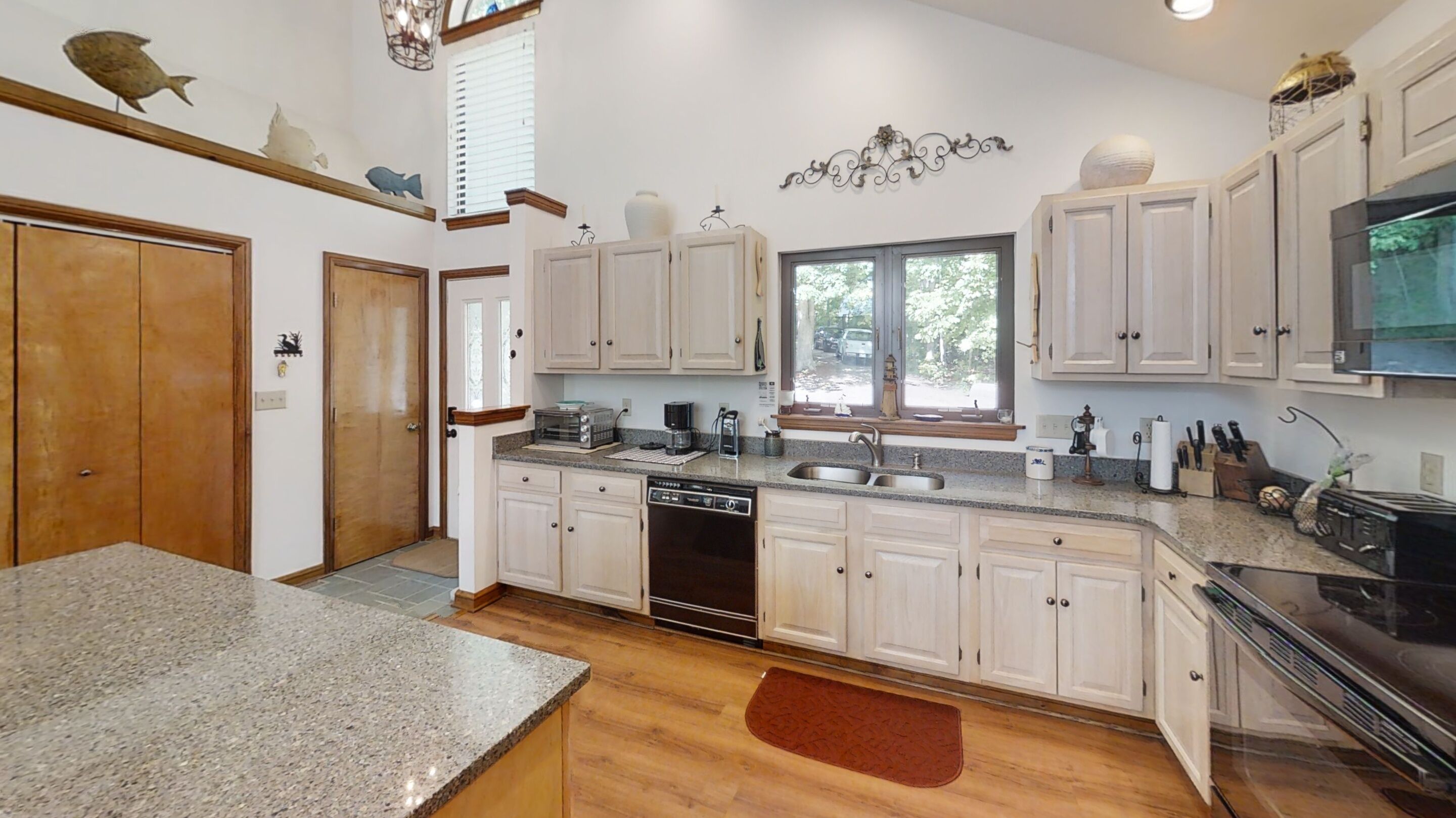 Lakeside Dreams - Shared waterfront home, Perfect Getaway, Firepit, and More!