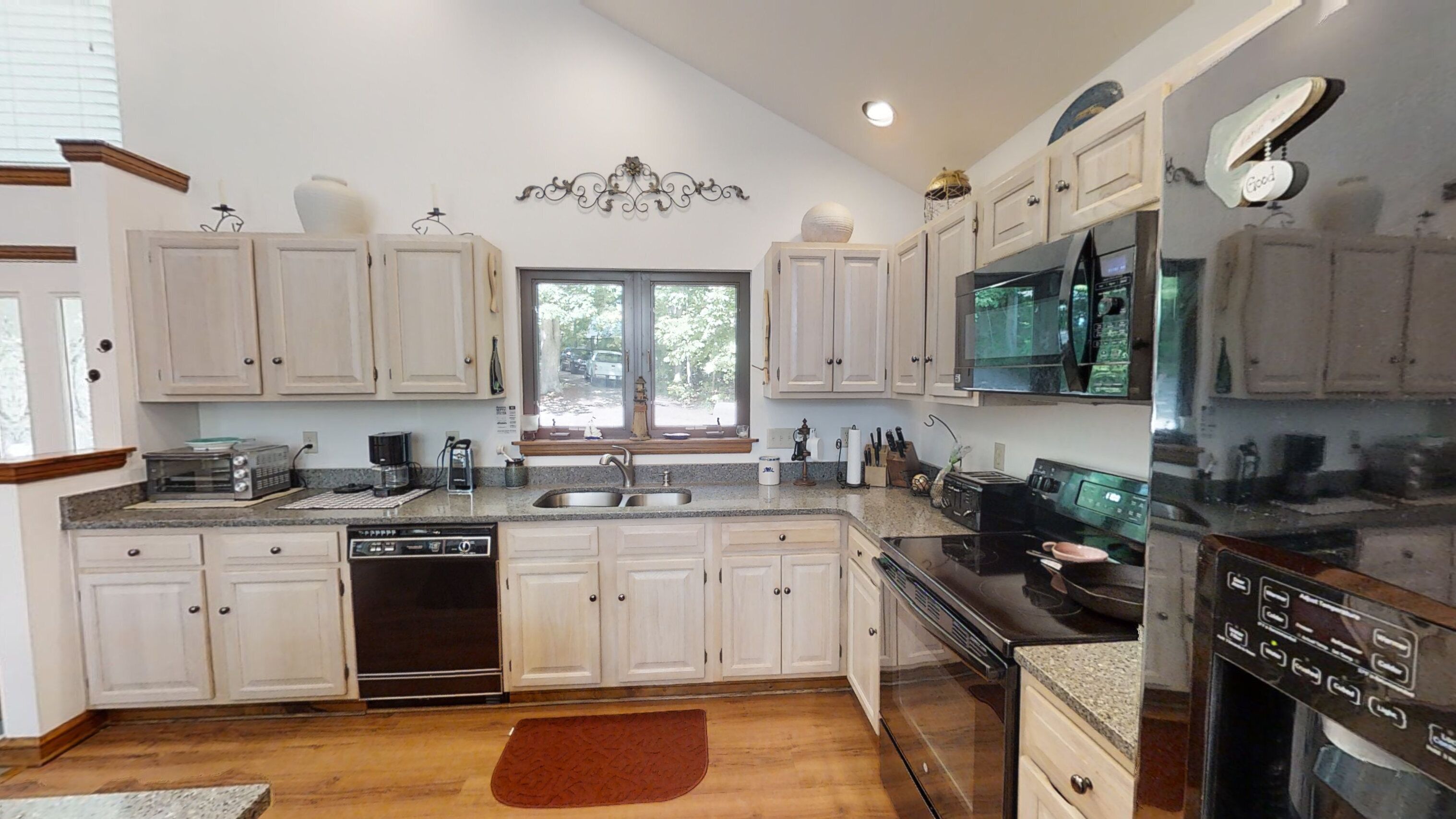 Lakeside Dreams - Shared waterfront home, Perfect Getaway, Firepit, and More!