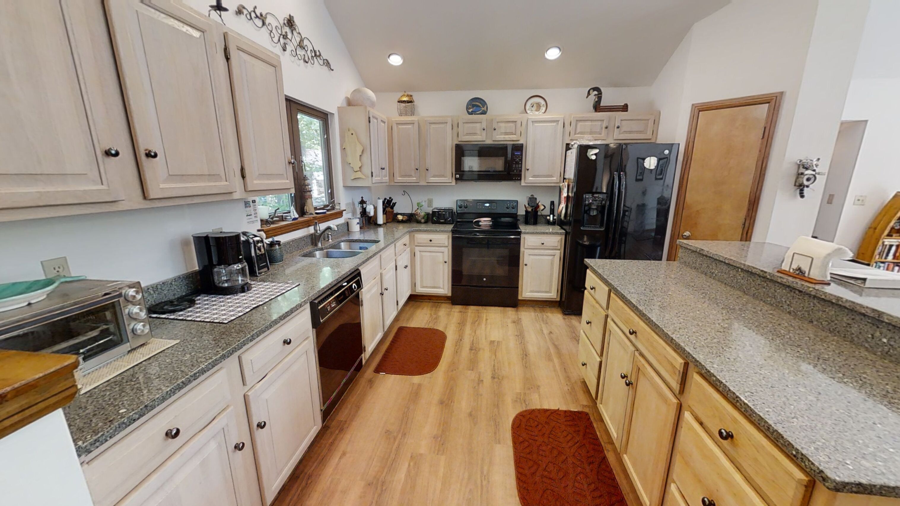 Lakeside Dreams - Shared waterfront home, Perfect Getaway, Firepit, and More!