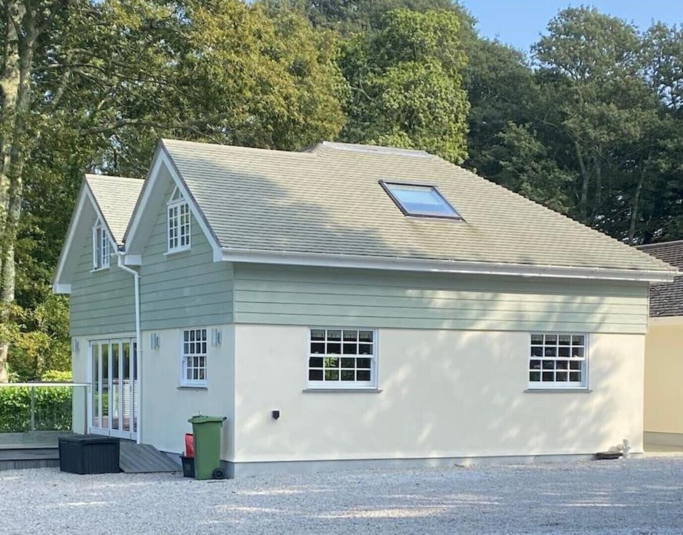 Luxury retreat with hot tub & wood burner - Mylor