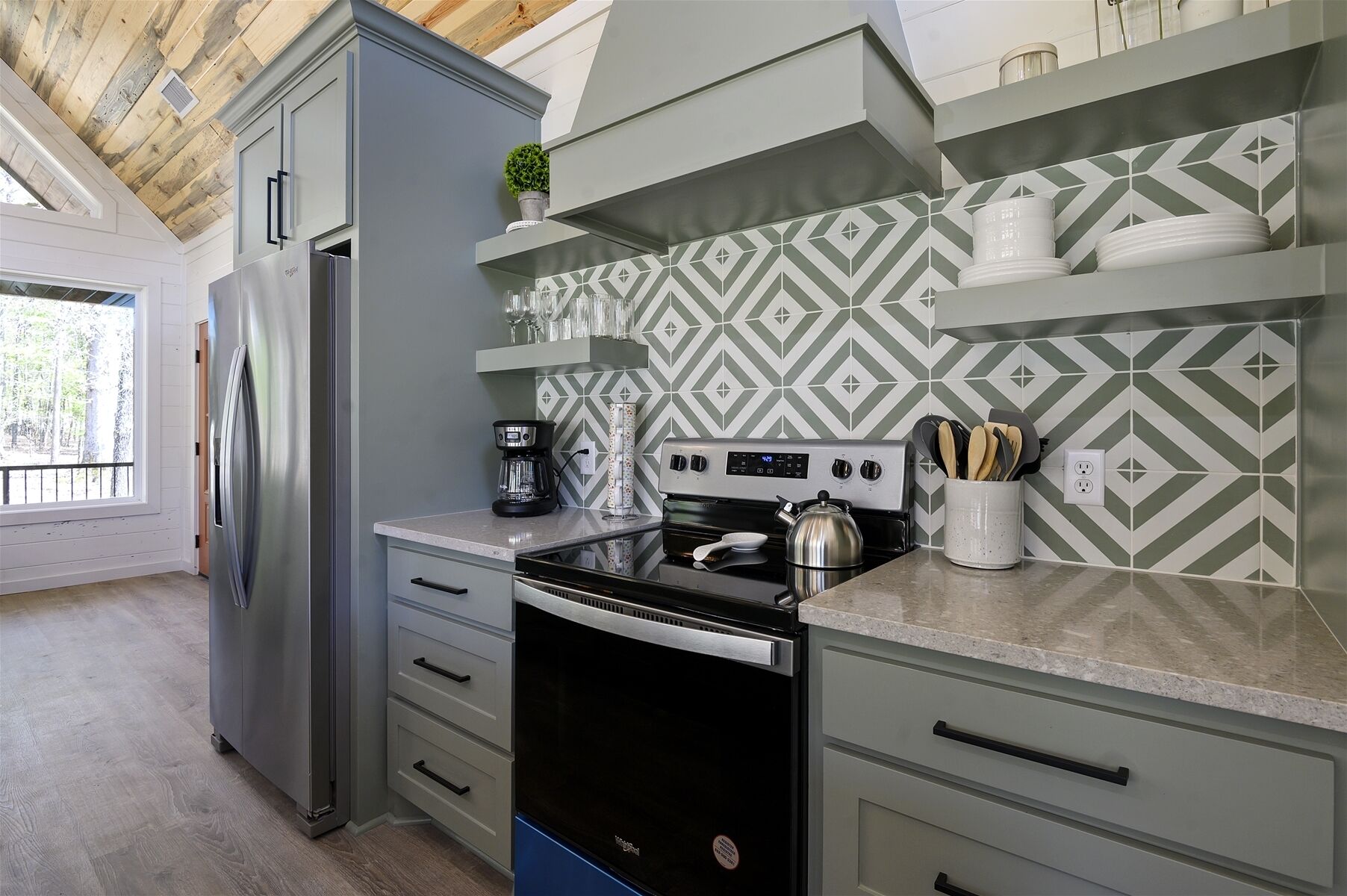 Kiss Me Goodnight|Romantic|Hot Tub