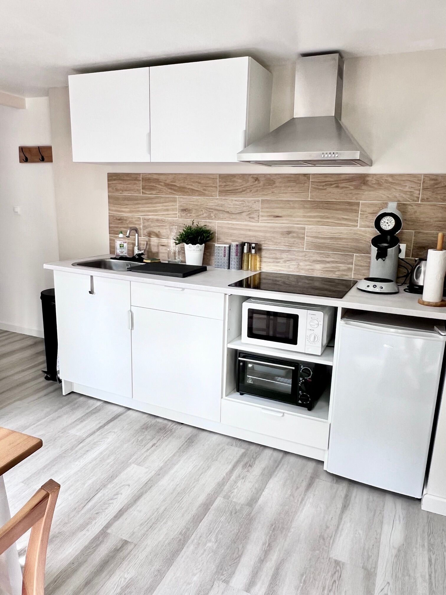 Refrigerador, microondas, horno, placa de cocina