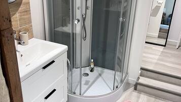 Free toiletries, hair dryer, towels, toilet paper